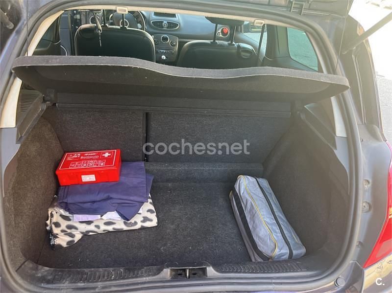 Usado Renault Clio II Exception 105 CV (77 kW) 2007 Azul Berlina