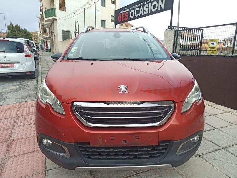 Usado Peugeot 2008 Allure 92 CV (67 kW) 2015 Naranja SUV