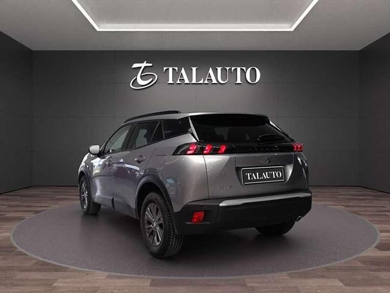 Usado Peugeot 2008 Style 110 CV (80 kW) 2021 Gris SUV