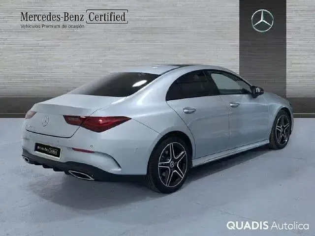 Usado Mercedes CLA220 190 CV (139 kW) 2025 Plata hightech Berlina