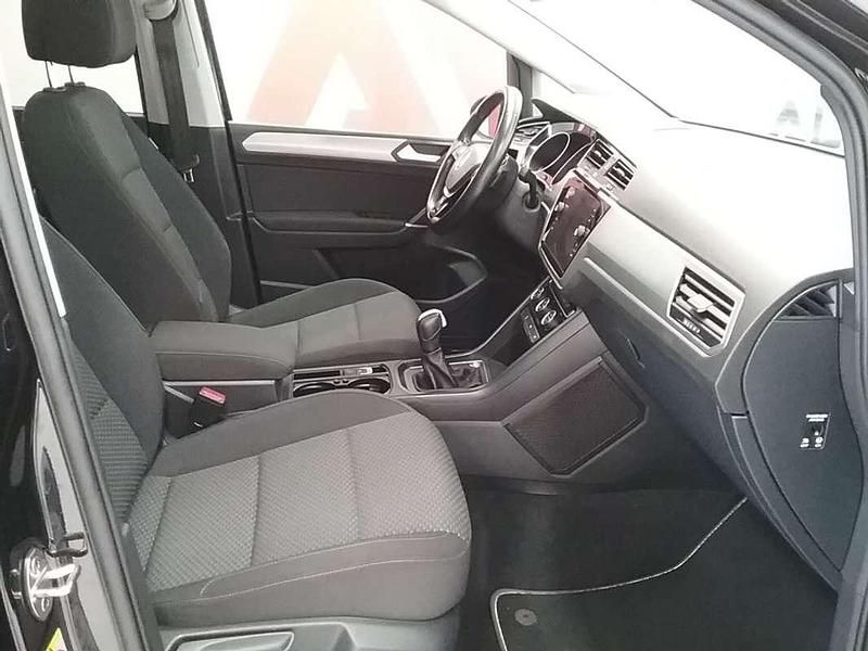Usado VW Touran Advance 150 CV (110 kW) 2020 Negro Monovolumen