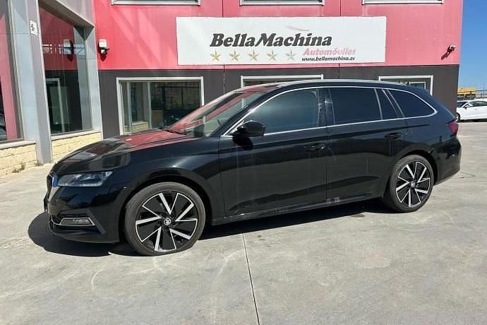 Usado Skoda Octavia Style 151 CV (111 kW) 2020 Negro Familiar
