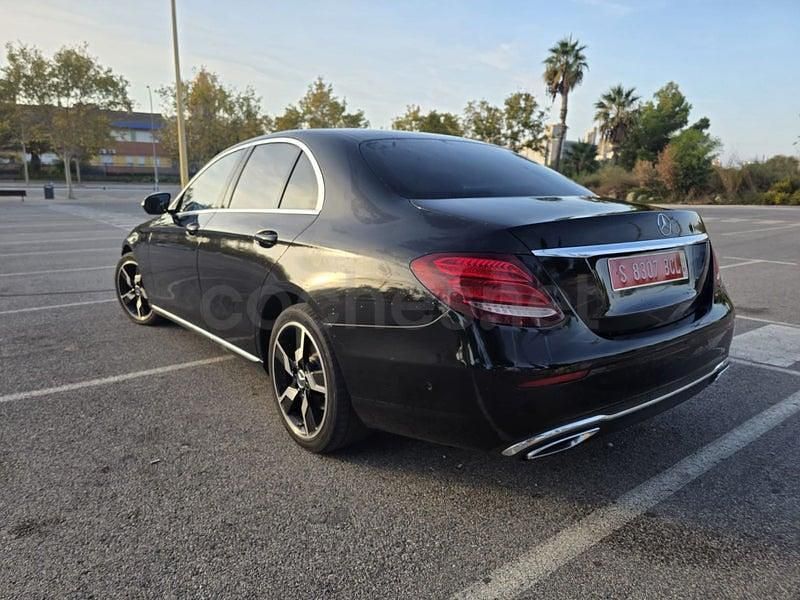 Usado Mercedes E220 194 CV (142 kW) 2017 Negro Berlina