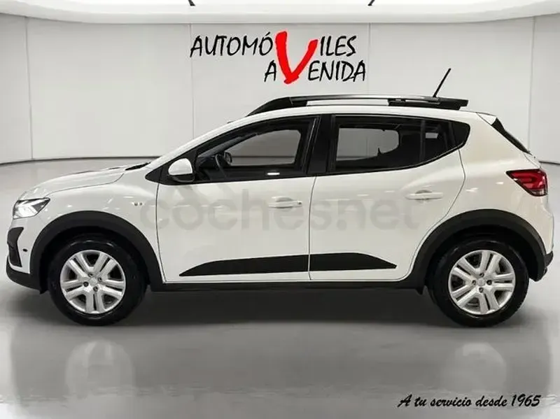 Usado Dacia Sandero Expression 101 CV (74 kW) 2023 Blanco Berlina