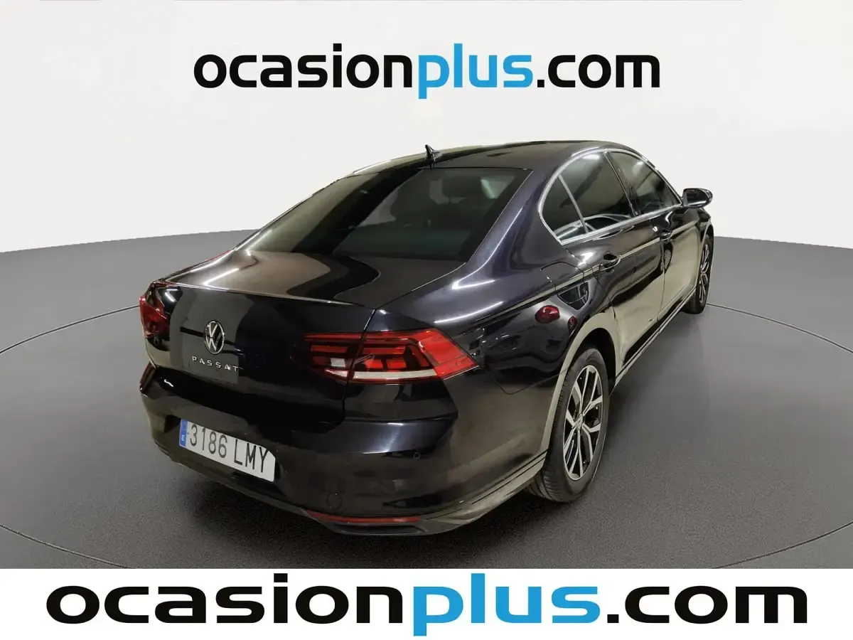 Usado VW Passat Executive 150 CV (110 kW) 2021 Negro Berlina
