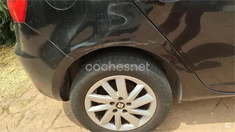 Usado Seat Ibiza Style 90 CV (66 kW) 2015 Amarillo Berlina