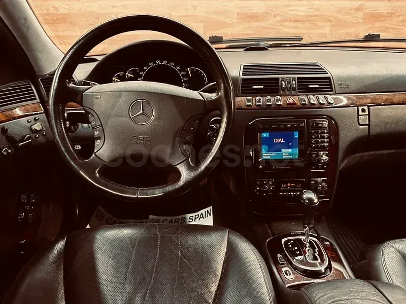 Usado Mercedes S500 306 CV (225 kW) 2002 Gris / plata Berlina