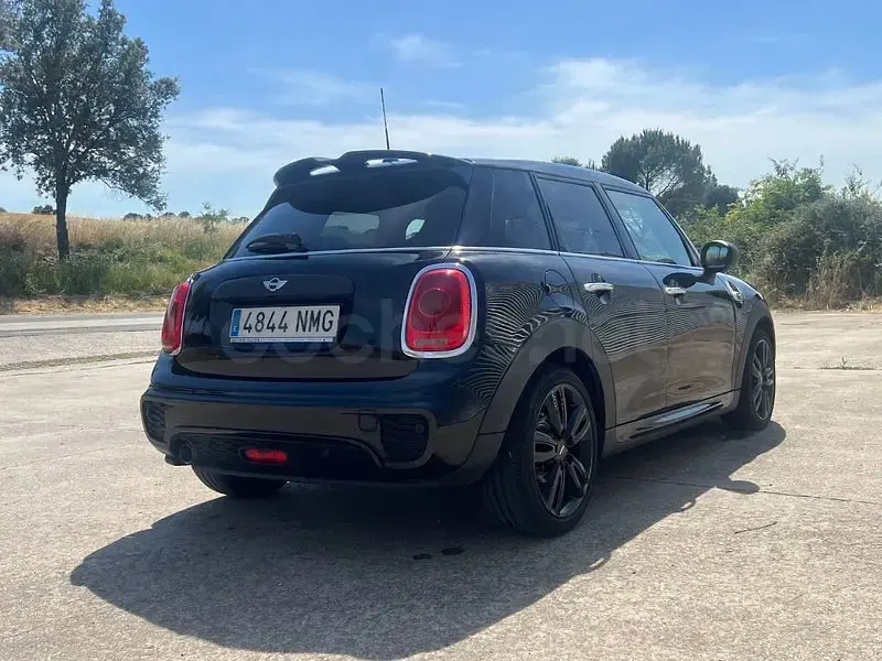 Usado Mini ONE 102 CV (75 kW) 2018 Negro Utilitario