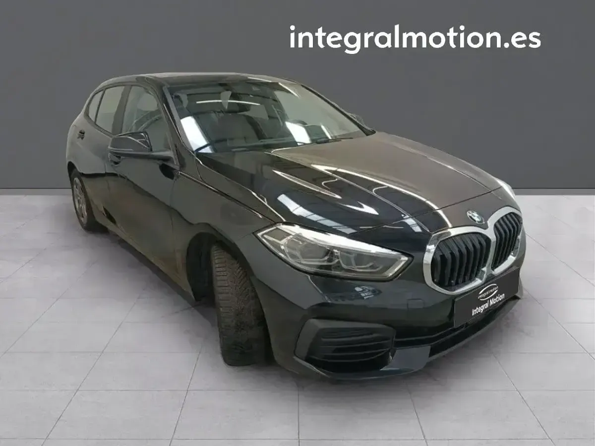 Usado BMW 118 149 CV (109 kW) 2021 Negro Utilitario
