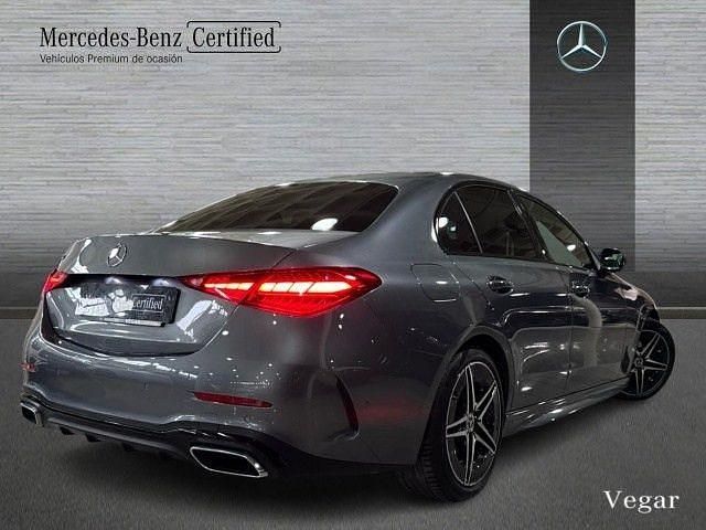 Usado Mercedes C200 AMG line 204 CV (150 kW) 2021 Gris selenita Berlina