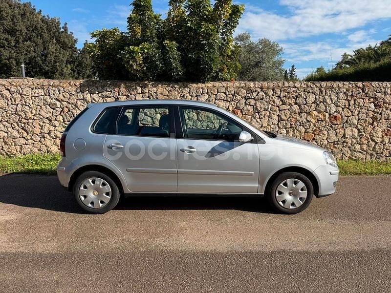 Usado VW Polo Edition 80 CV (58 kW) 2007 Gris / plata Berlina