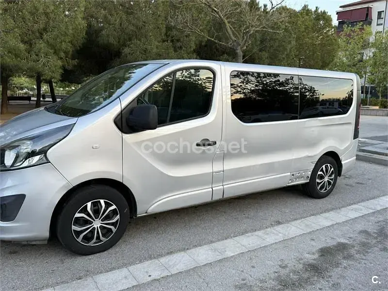 Usado Opel Vivaro 125 CV (91 kW) 2017 Gris / plata Monovolumen