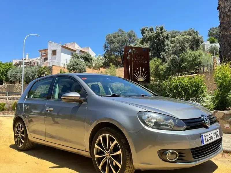 Usado VW Golf VI Advance 105 CV (77 kW) 2010 Gris / plata Utilitario