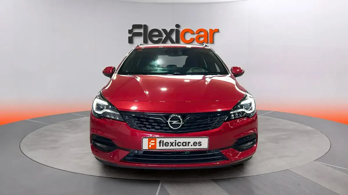 Usado Opel Astra GS Line 130 CV (95 kW) 2020 Rojo Familiar
