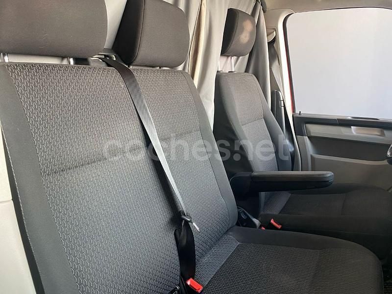 Usado VW Caravelle Comfortline 150 CV (110 kW) 2016 Rojo Monovolumen