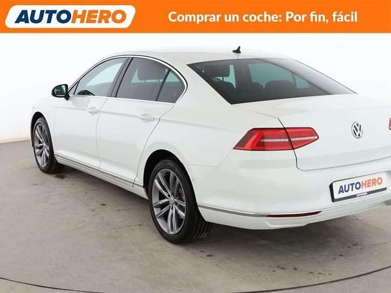 Usado VW Passat Sport 150 CV (110 kW) 2015 Blanco Berlina