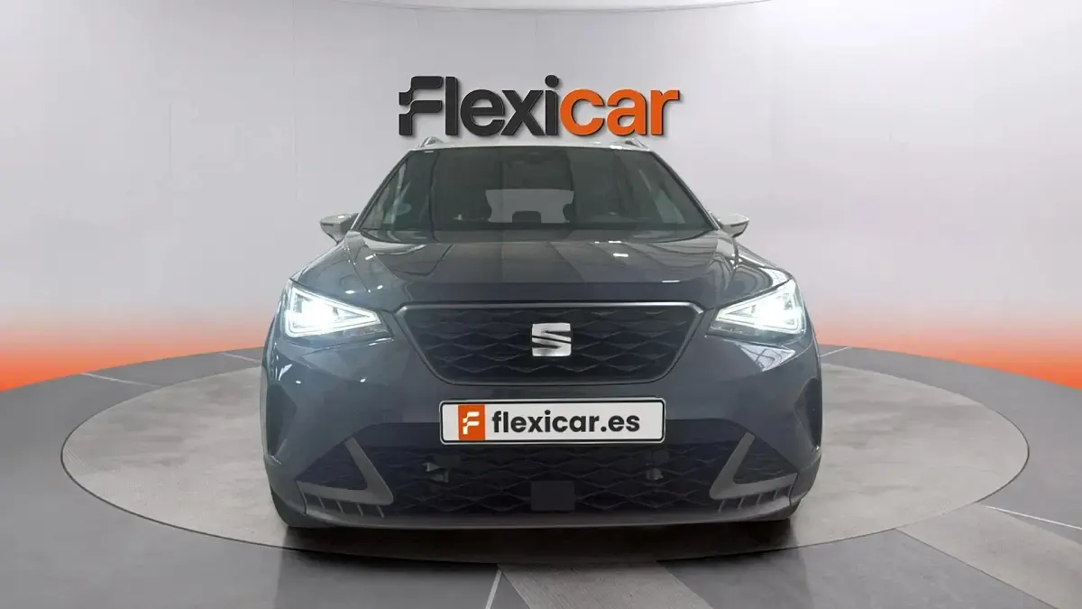 Usado Seat Arona FR 150 CV (110 kW) 2023 Gris SUV