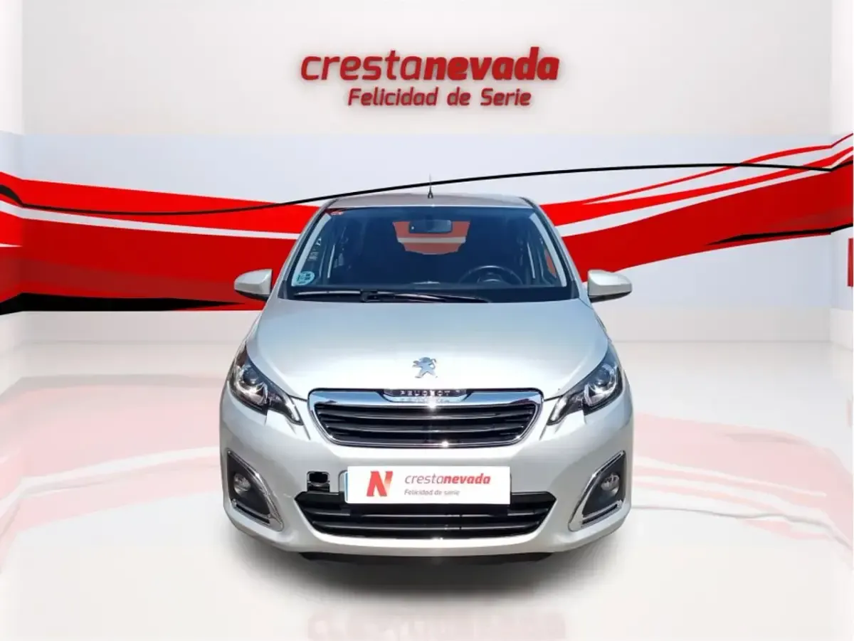 Usado Peugeot 108 Allure 72 CV (52 kW) 2021 Gris