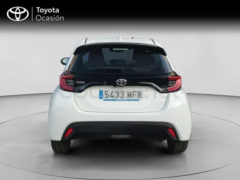Usado Toyota Yaris 125 CV (91 kW) 2025 Blanco Utilitario