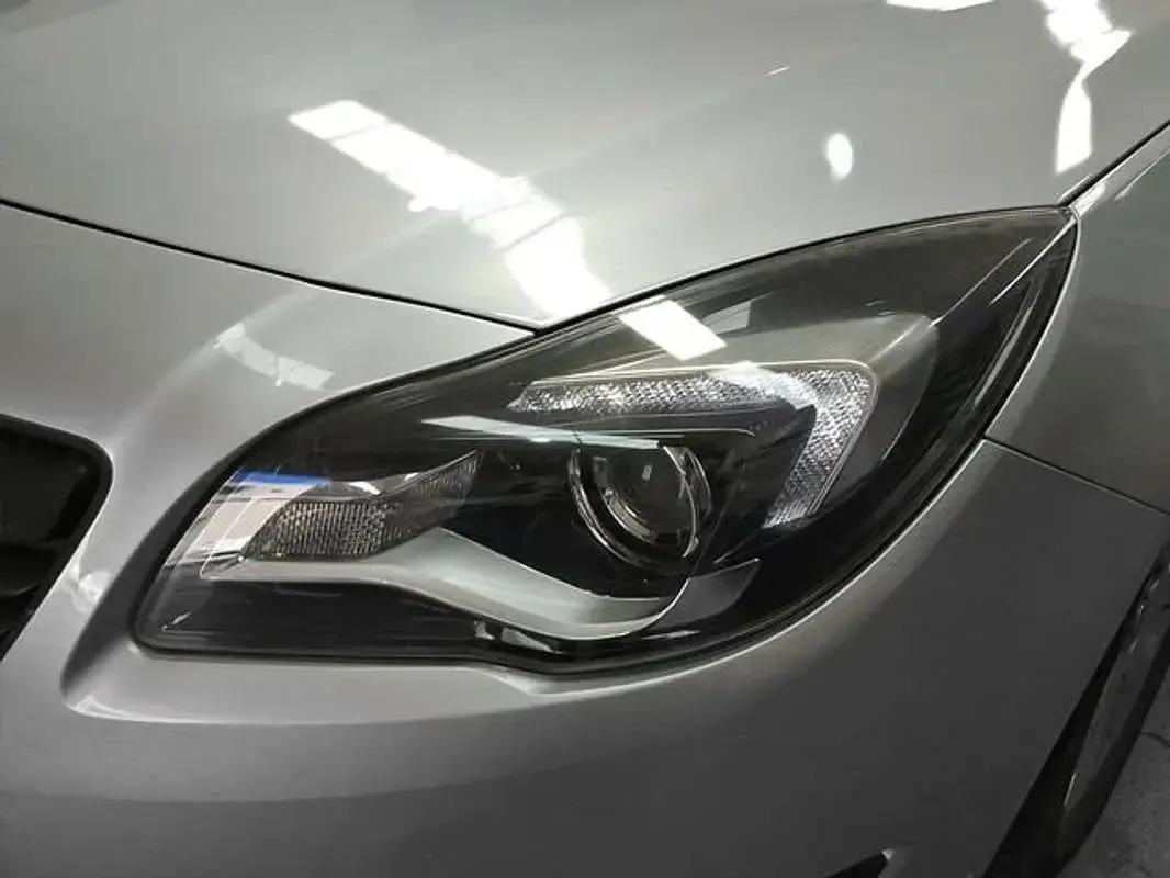 Usado Opel Insignia Business 136 CV (100 kW) 2017 Gris Familiar