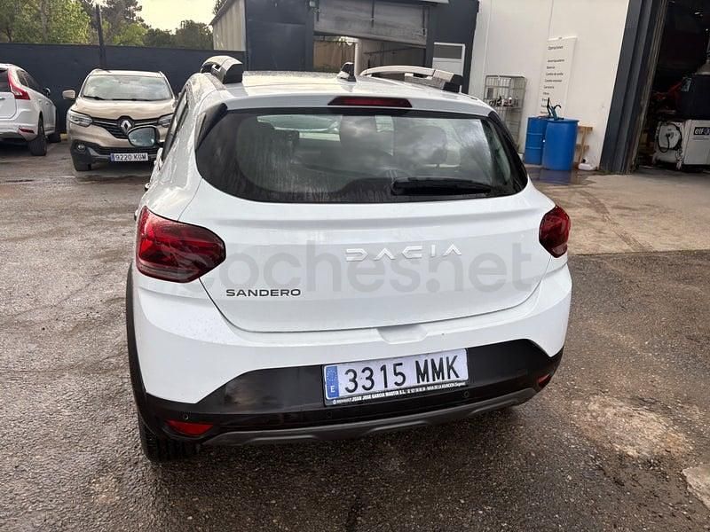 Usado Dacia Sandero Expression 101 CV (74 kW) 2023 Blanco Berlina