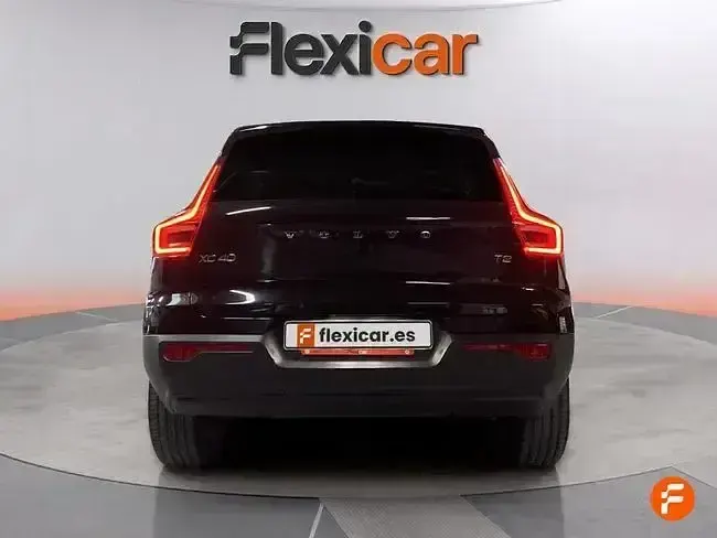 Usado Volvo XC40 Momentum 129 CV (94 kW) 2021 Negro SUV