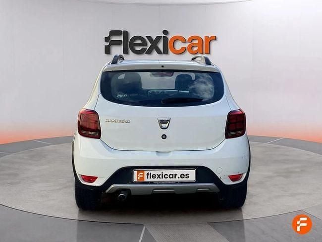 Usado Dacia Sandero Comfort 90 CV (66 kW) 2019 Blanco