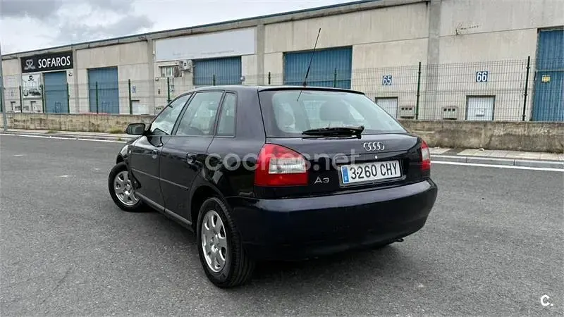 Usado Audi A3 Ambition 102 CV (75 kW) 2003 Azul Utilitario
