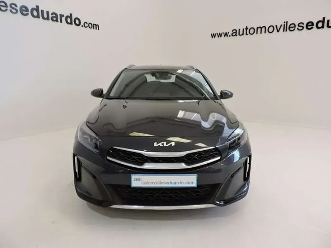 Usado Kia XCeed 101 CV (74 kW) 2024 Gris SUV