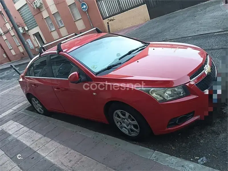 Usado Chevrolet Cruze LT 163 CV (119 kW) 2011 Rojo Berlina