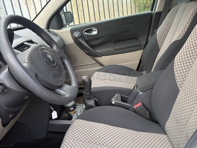 Usado Renault Mégane II Privilege 115 CV (84 kW) 2004 Gris / plata Berlina