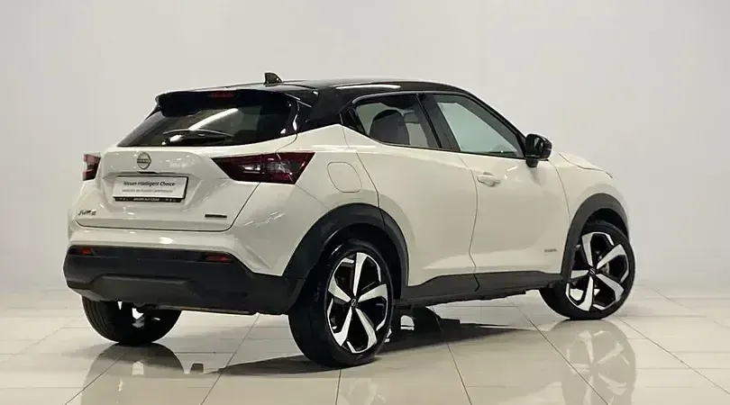 Usado Nissan Juke Tekna 143 CV (105 kW) 2022 Lunar white (metalizado) techo SUV