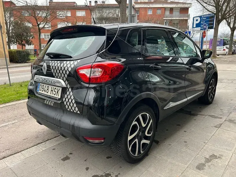 Usado Renault Captur Zen 120 CV (88 kW) 2013 Negro SUV