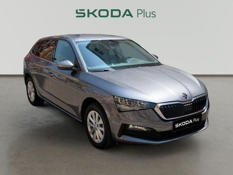 Gris Usado 2024 Skoda Scala Selection Utilitario | 18.040 € (Precio justo) - Imagen 1/4