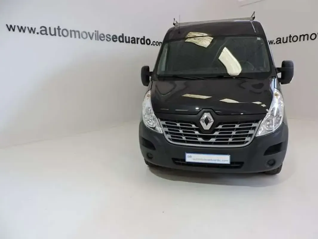 Usado Renault Master 131 CV (96 kW) 2018 Negro Van
