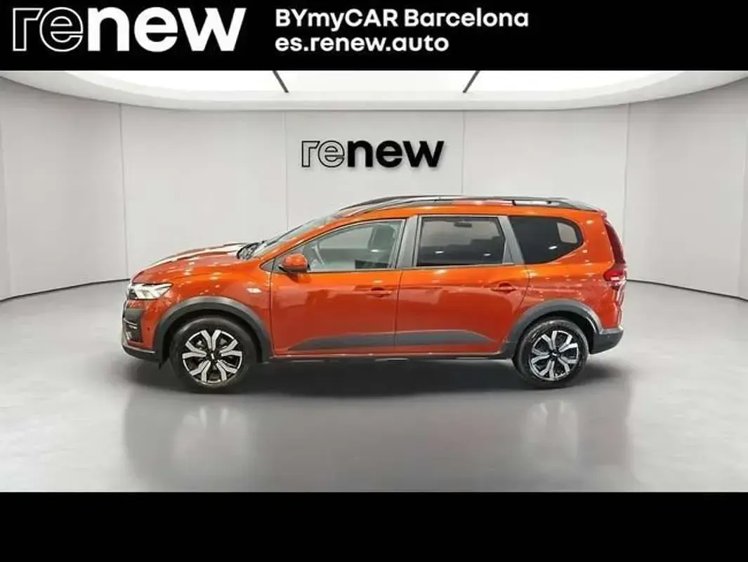 Usado Dacia Jogger Expression 140 CV (102 kW) 2023 Marrón Monovolumen