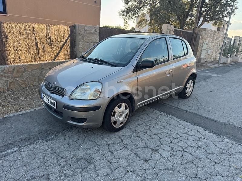 Gris / plata Usado 2004 Toyota Yaris T2 Berlina | 1800 € (Super precio) - Imagen 1/4