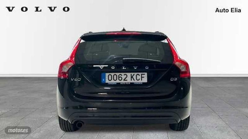 Usado Volvo V60 Momentum 2017 Negro Familiar