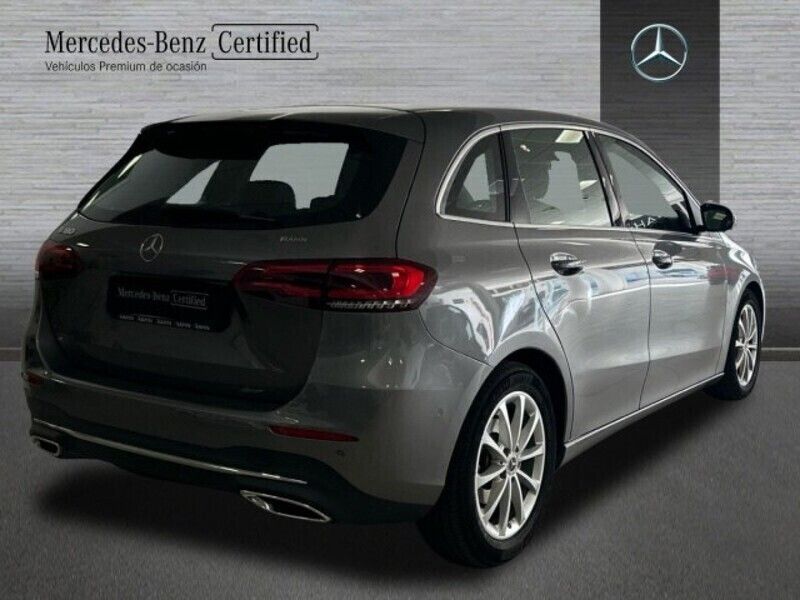 Gris Usado 2021 Mercedes B180 Sport Monovolumen | 31.200 € - Imagen 1/4