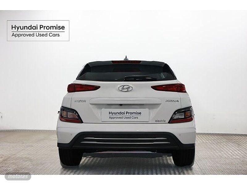 Usado Hyundai Kona 100 kW (136 CV) 2023 Atlas white (sólido) SUV