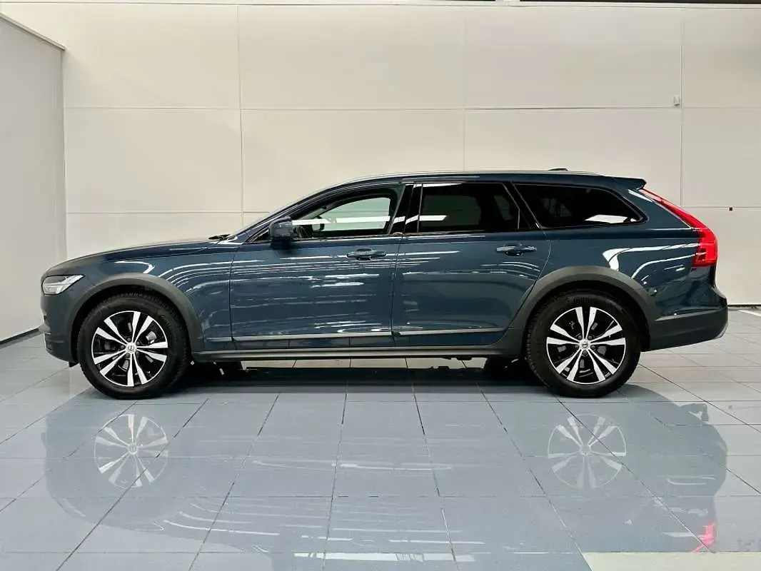 Usado Volvo V90 CC 190 CV (139 kW) 2019 Azul Familiar