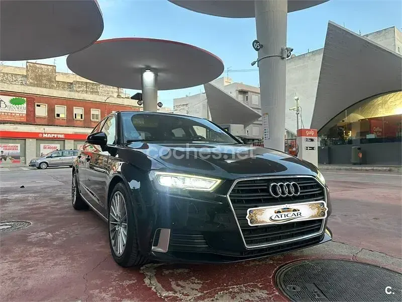 Usado Audi A3 150 CV (110 kW) 2018 Negro Berlina