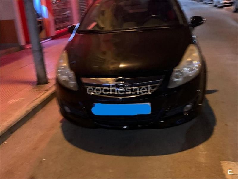 Negro Usado 2010 Opel Corsa Sport Berlina | 5500 € (Precio justo) - Imagen 1/4