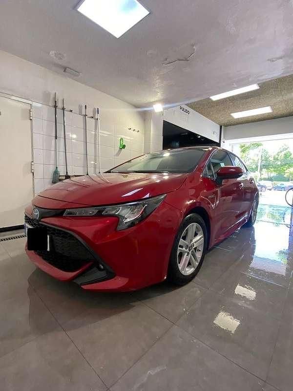 Rojo Usado 2019 Toyota Corolla Active Utilitario | 18.000 € (Precio justo) - Imagen 1/4