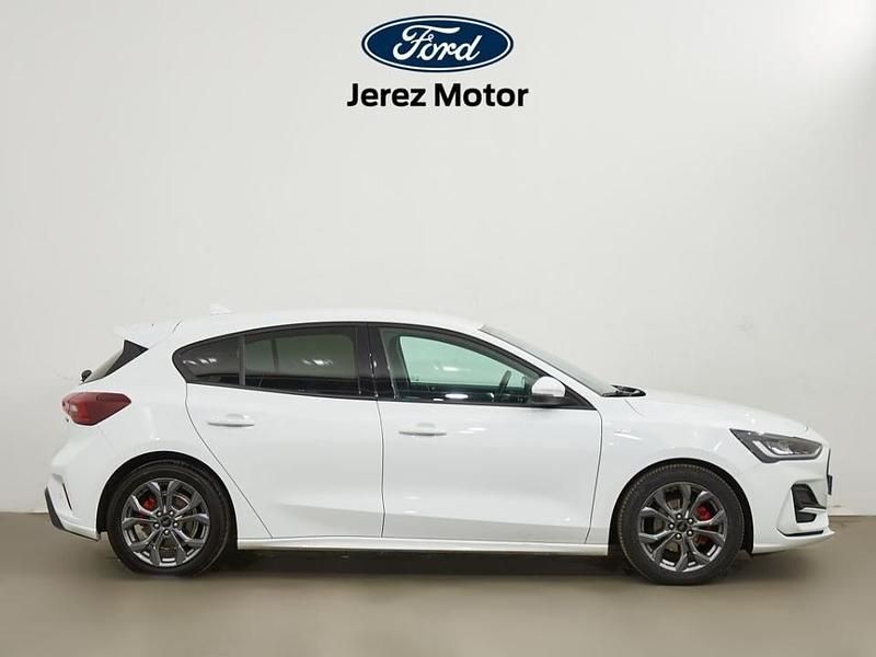 Usado Ford Focus ST-Line X 125 CV (91 kW) 2023 Blanco Berlina