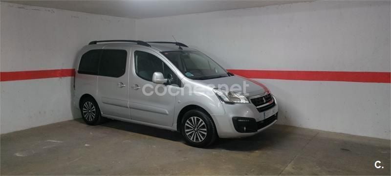 Gris / plata Usado 2016 Peugeot Partner Tepee Active Monovolumen | 8000 € (Super precio) - Imagen 1/4