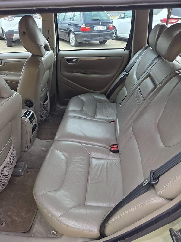 Usado Volvo XC70 Summum 185 CV (136 kW) 2007 Beige Familiar