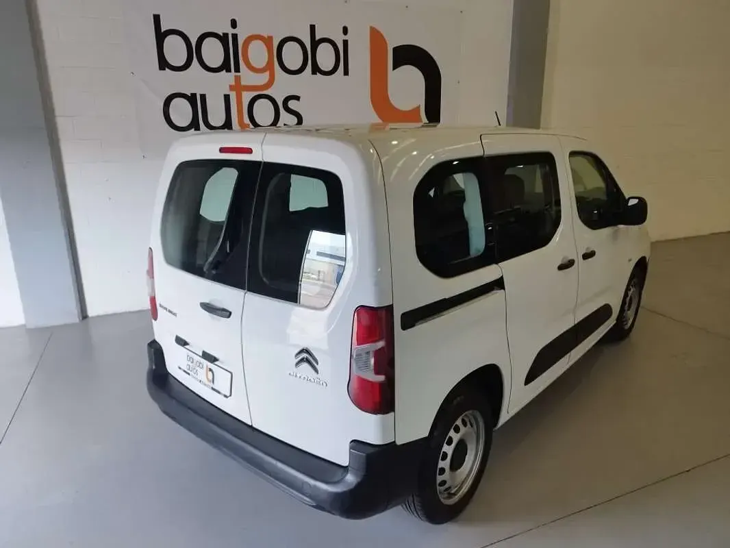 Usado Citroën Berlingo Live 102 CV (75 kW) 2021 Blanco Monovolumen