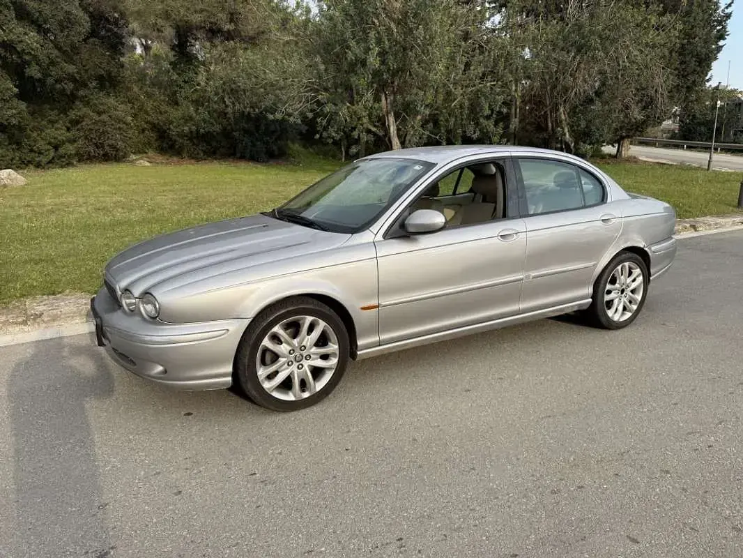 Usado Jaguar X-type Classic 196 CV (144 kW) 2003 Gris Berlina