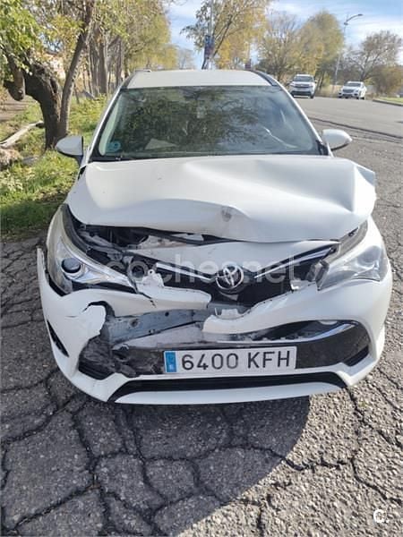 Usado Toyota Avensis Business Edition 143 CV (105 kW) 2017 Blanco Familiar